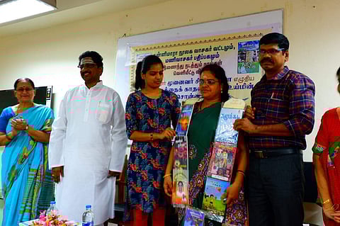 திருவாசகம் (சமய இலக்கியம்), தாத்தா சொன்ன கதைகள் (சிறுவர் இலக்கியம்) இரு நூல்கள் வெளியீடு