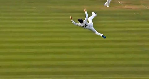 'சூப்பர்மேன்' டென்லியின் சூப்பர் கேட்ச் விடியோ!