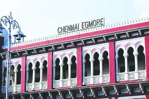எழும்பூர் ரயில் நிலைய விரிவாக்கத்திற்காக 182 மரங்கள் மட்டுமே வெட்டப்படும்: தெற்கு ரயில்வே