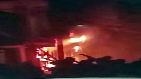 தில்லி தீ விபத்து: 6 பேர் சாவு, 5 பேர் கவலைக்கிடம்