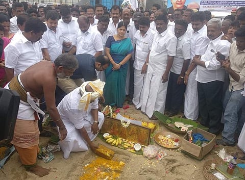 திருவொற்றியூரில் மீன்பிடி துறைமுகம்: அடிக்கல் நாட்டினார் அமைச்சர் ஜெயக்குமார்