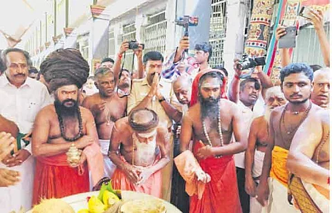 திருப்பணிகளை அடிக்கல் நாட்டி தொடங்கி வைத்த தருமபுரம் ஆதீனம் 26-ஆவது குருமகாசந்நிதானம் ஸ்ரீலஸ்ரீ சண்முகதேசிக ஞானசம்பந்த பரமாச்சார்யார் சுவாமிகள்,