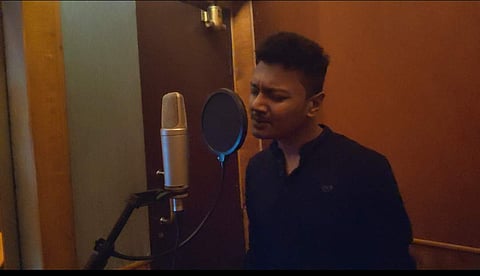 இந்தியா புக் ஆஃப் ரெக்கார்ட்ஸில் இடம்பிடித்த இளைஞர்கள்