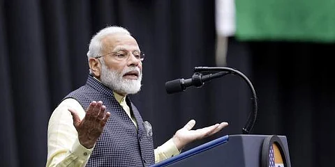 நியூயார்க்கில் நடைபெற்ற மோடி நலமா நிகழ்ச்சியில் உரையாற்றும் பிரதமர் நரேந்திர மோடி.