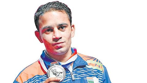 வெள்ளி நாயகனான விவசாயி மகன்!