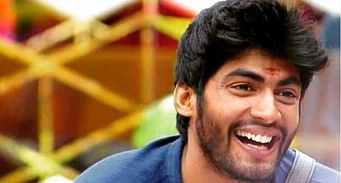 ரசிகர்கள் அதிர்ச்சி: குறைந்த வாக்குகள் பெற்று, பிக் பாஸிலிருந்து வெளியேறிய தர்ஷன்!