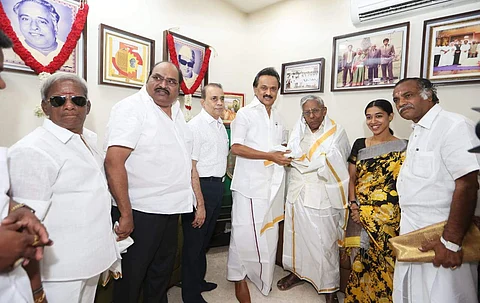 ஆர்.எம்.வீ - ஸ்டாலின் சந்திப்பு