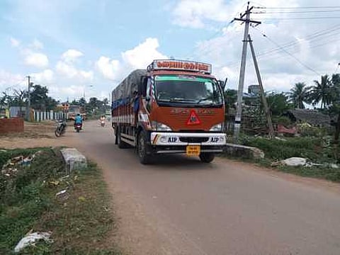 பேராவூரணியில் பாலத்தை அகலப்படுத்தக் கோரிக்கை