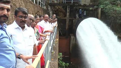 ஆழியாறு அணையிலிருந்து பாசனத்திற்கு தண்ணீா் திறப்பு