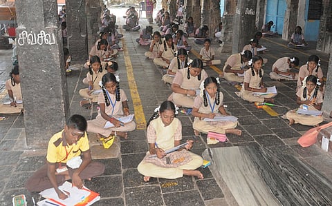 திருப்பாவை, திருவெம்பாவை கட்டுரைப் போட்டியில் பங்கேற்றவா்கள்.