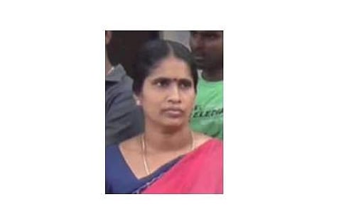 மாணவரைக் கொண்டு மனிதக் கழிவை அள்ள வைத்த அரசுப் பள்ளி ஆசிரியைக்கு 5 ஆண்டு சிறை தண்டனை