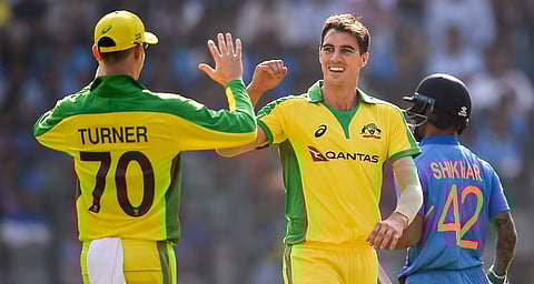 நெருக்கடி அளித்த ஆஸி. பந்துவீச்சாளர்கள்: 255 ரன்களுக்கு ஆட்டமிழந்த இந்திய அணி!