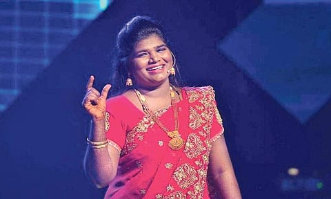 பெண் குழந்தை ஈன்ற நிஷா