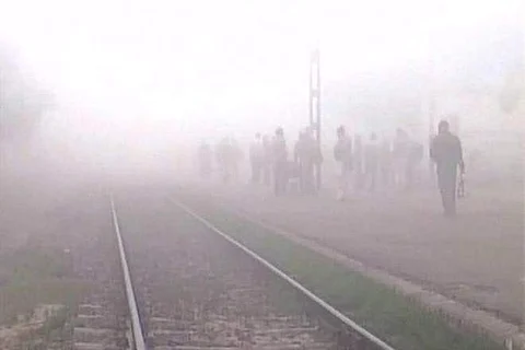 தில்லியில் பனிமூட்டம்: ஆலங்கட்டி மழைக்கு வாய்ப்பு