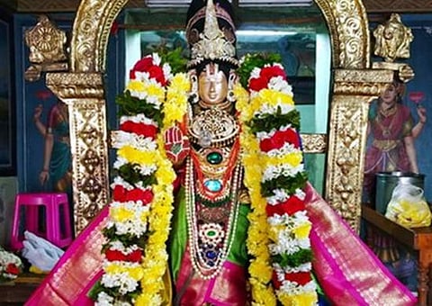 செளரி கொண்டை அலங்காரத்தில் காரைக்கால் நித்யகல்யாணப் பெருமாள்