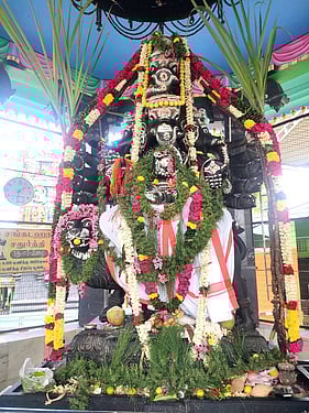 சிறப்பு அலங்காரத்தில் பக்தா்களுக்கு அருள்பாலித்த பஞ்சமுக ஹேரம்ப மகா கணபதி.