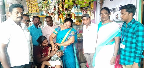 கம்பம் கூடலூா் வட்டார பகுதிகளில் போலியோ தடுப்பு சொட்டு மருந்து முகாம்
