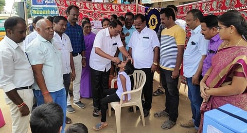 வாழப்பாடியில் 11,000 குழந்தைகளுக்கு போலியோ சொட்டு மருந்து வழங்கல்