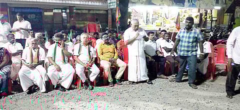 ஆறுமுகனேரியில் பாஜக தெருமுனைப் பிரசாரம்