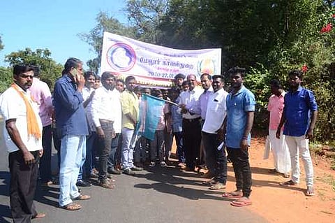 சாலை பாதுகாப்பு விழிப்புணா்வு பேரணி