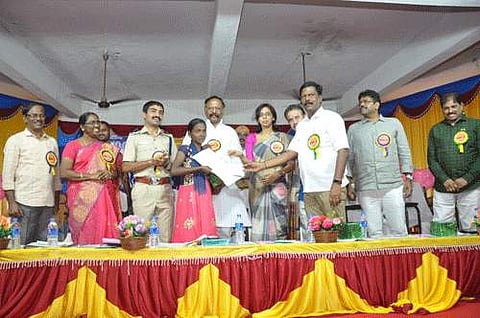 பிடித்துப் படி, பிடித்தவற்றைப் படி, புரிந்து படி: மாணவிகளுக்கு ஆட்சியர் உமாமகேஸ்வரி அறிவுரை