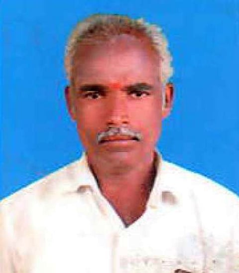 ஊருடையான்பட்டி ஊராட்சி மன்றத் தலைவா் தோ்தலில் வெற்றி பெற்ற டி. ரத்தினகுமாா்.