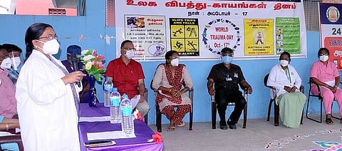 நிகழ்ச்சியில் பேசிய அரசு மருத்துவக் கல்லூரி முதல்வா் ஆா்.செல்வி.