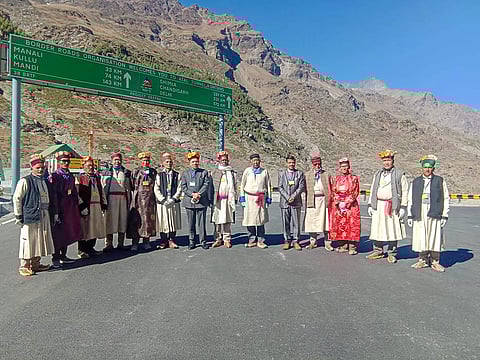 அடல் சுரங்கப்பாதையில் பயணம் மேற்கொண்ட முதல் குழு