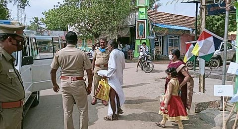 சாத்தான்குளத்தில் தொடர் உண்ணாவிரதம் இருக்க முயன்றவர் கைது
