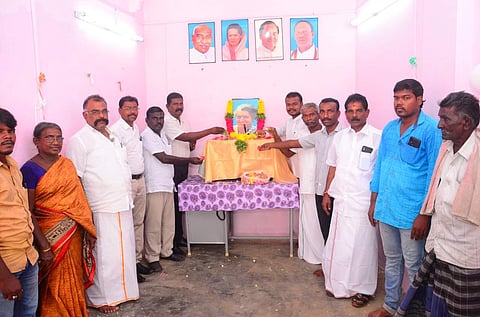 சாத்தான்குளத்தில் இந்திரா காந்தி நினைவு நாள் அனுசரிப்பு.