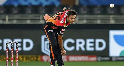 ஐபிஎல் போட்டியிலிருந்து பிரபல வீரர் புவனேஸ்வர் குமார் விலகல்!