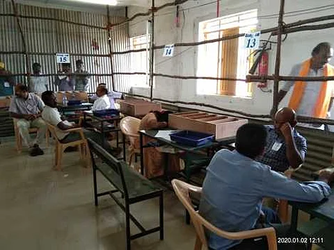 பிகார் பேரவைத் தேர்தல்: வாக்கு எண்ணிக்கை தொடக்கம்