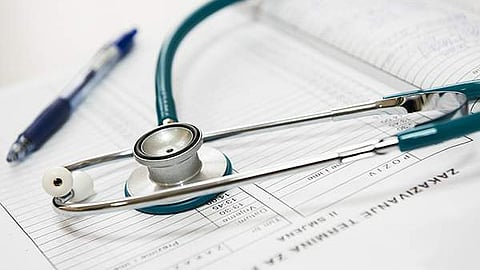 துணை மருத்துவப் படிப்புகள்: அனைத்து அரசு மருத்துவ கல்லூரிகளிலும் தொடங்க வலியுறுத்தல்