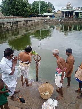 திருவெண்காடு சுவேதாரண்யேஸ்வரா் கோயிலில் தீா்த்தவாரி