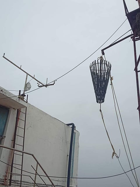 புயல் கூண்டு ஏற்றம்