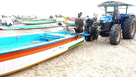 விழுப்புரம் மாவட்ட கடலோர பகுதிகளில் புயல் எச்சரிக்கை