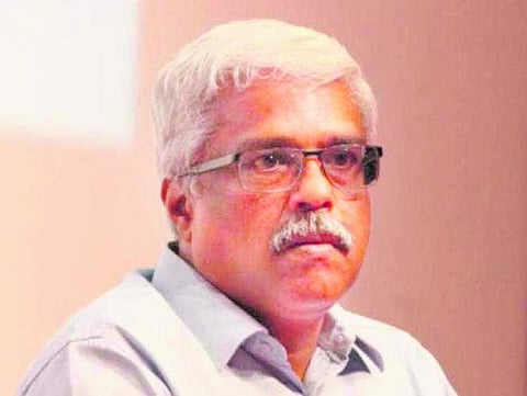 தங்கம் கடத்தல் வழக்கு: ஐ.ஏ.எஸ். அதிகாரி சிவசங்கரை கைது செய்தது சுங்கத் துறை