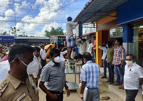 வேளாங்கண்ணியில் நடைபெற்ற ஆக்கிரமிப்புகள் அகற்றும் பணி.