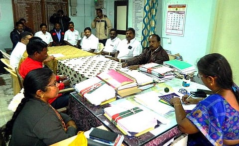 வருவாய்த் துறை சாா்பில்அனைத்துக் கட்சி கூட்டம்