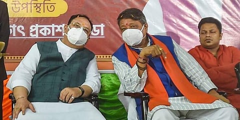 மேற்கு வங்கத்தில் நட்டாவின் பாதுகாப்பு வாகனங்கள் மீது தாக்குதல்