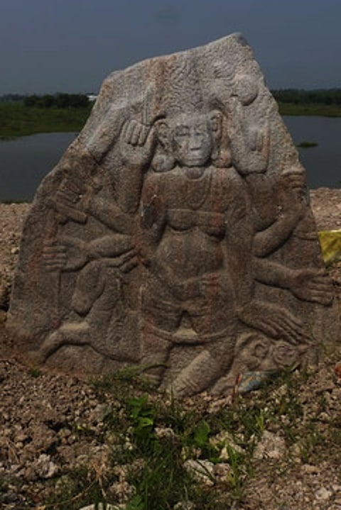 கொற்றவை சிற்பம்.