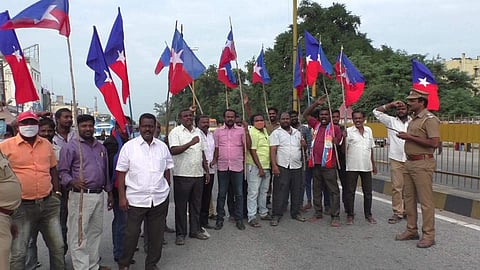 ஆம்பூரில் விடுதலைச் சிறுத்தைகள் சாலை மறியல்