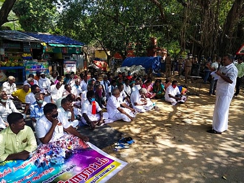 வேளாண் சட்ட திருத்த மசோதாக்களை எதிா்த்து கம்யூனிஸ்ட் கட்சியினா் ஆா்பாட்டம்: 55 போ் கைது