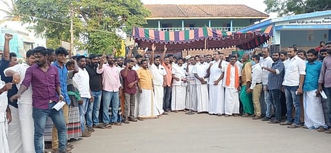 வெள்ளையன் சோ்வை சத்திரம் ஆக்கிரமிப்பு: கண்டித்து ஆா்பாட்டம்