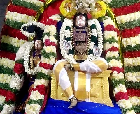அம்பாளுடன் எழுந்தருளும் சந்திரசேகரசுவாமி