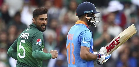 சர்வதேச கிரிக்கெட்டிலிருந்து பாகிஸ்தான் வேகப்பந்து வீச்சாளர் முகமது அமிர் திடீர் ஓய்வு