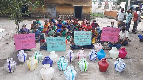 பல்லடம் ஒன்றிய அலுவலகத்தை முற்றுகையிட்ட மக்கள்