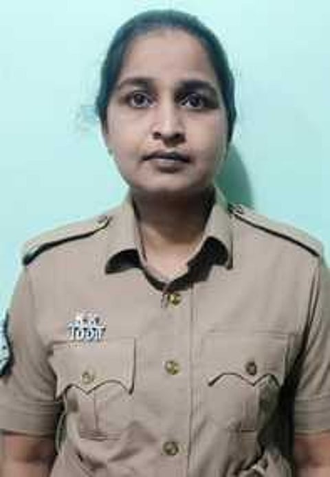 பெண் தலைமைக் காவலருக்கு விருது