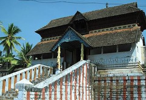 திருவட்டாறு ஆதிகேசவப் பெருமாள் கோயிலின் பிரதான முகப்பு.