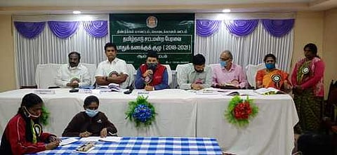 கொடைக்கானலில் தமிழக சட்டப் பேரவை பொது கணக்குக் குழுவின் தலைவா் தியாகராஜன் தலைமையில் வெள்ளிக்கிழமை நடைபெற்ற ஆலோசனைக் கூட்டம்.